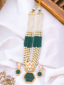 Emerald Dhruvika Kundan Jewellery Set