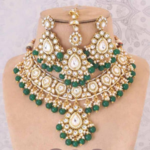 Emerald Jiya Kundan Jewellery Set