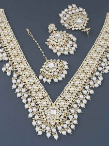 Ivory Gracia Kundan Jewellery Set