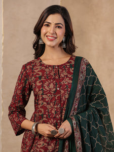 Rang Deep Red & Green  Print Cotton Set of Kurti With Pant & Dupatta