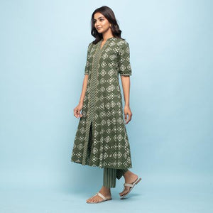 Rang Deep Women Set of Green Cotton Kurta with Palazzo